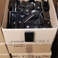 Смартфон Apple iPhone 3/3Gs 8/16/32 ГБ черный/белый