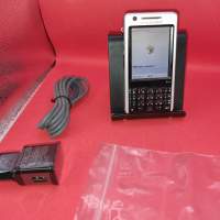 50 dispositivi Sony Ericsson P1i Argento Nero Nostalgia Telefono Raro buone condizioni